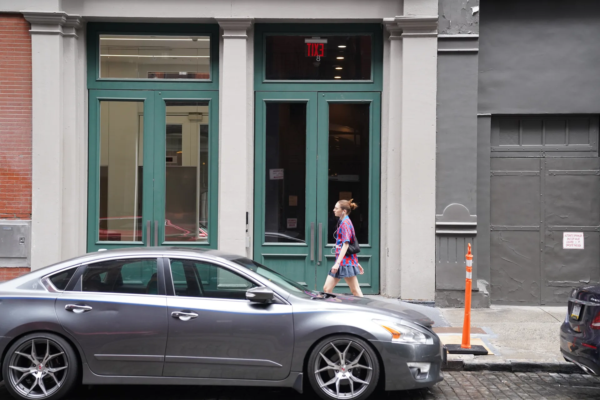 Govind Kavaturi photography - SoHo storefront with pedestrian